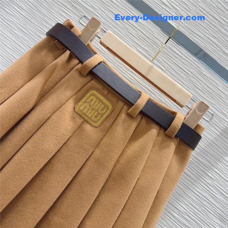 M1um1u new skirt