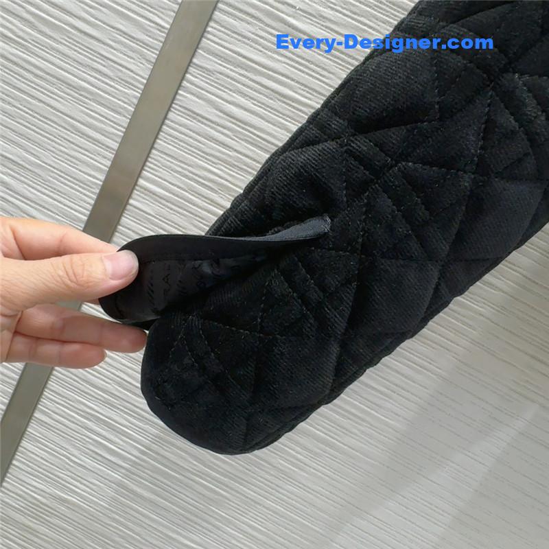 Pra*a new coat
