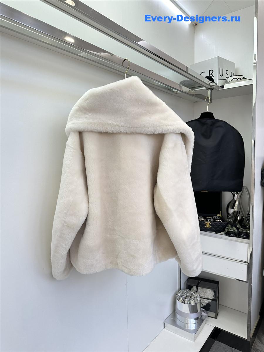 Va1e*ntin0 shearling coat