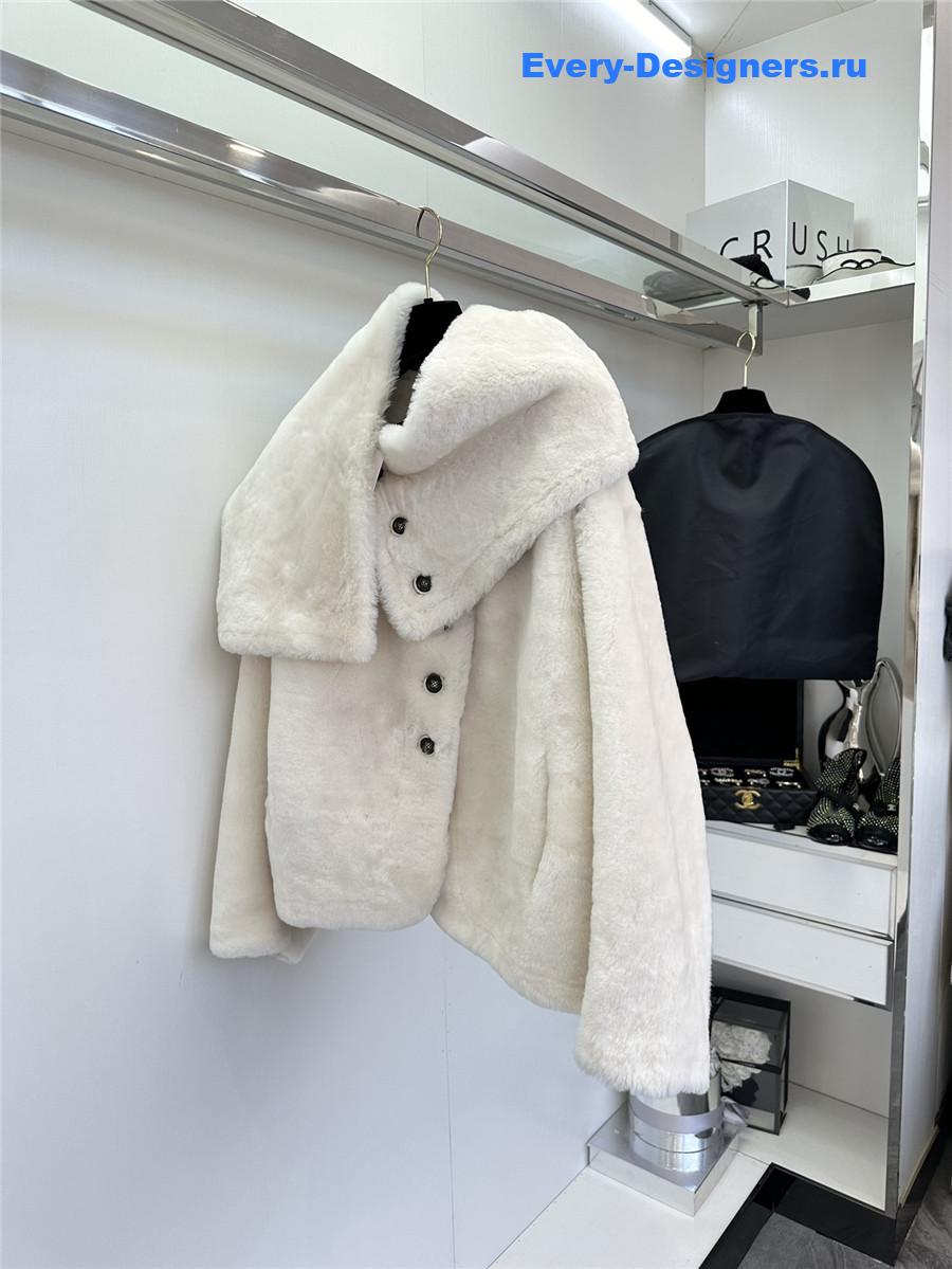 Va1e*ntin0 shearling coat
