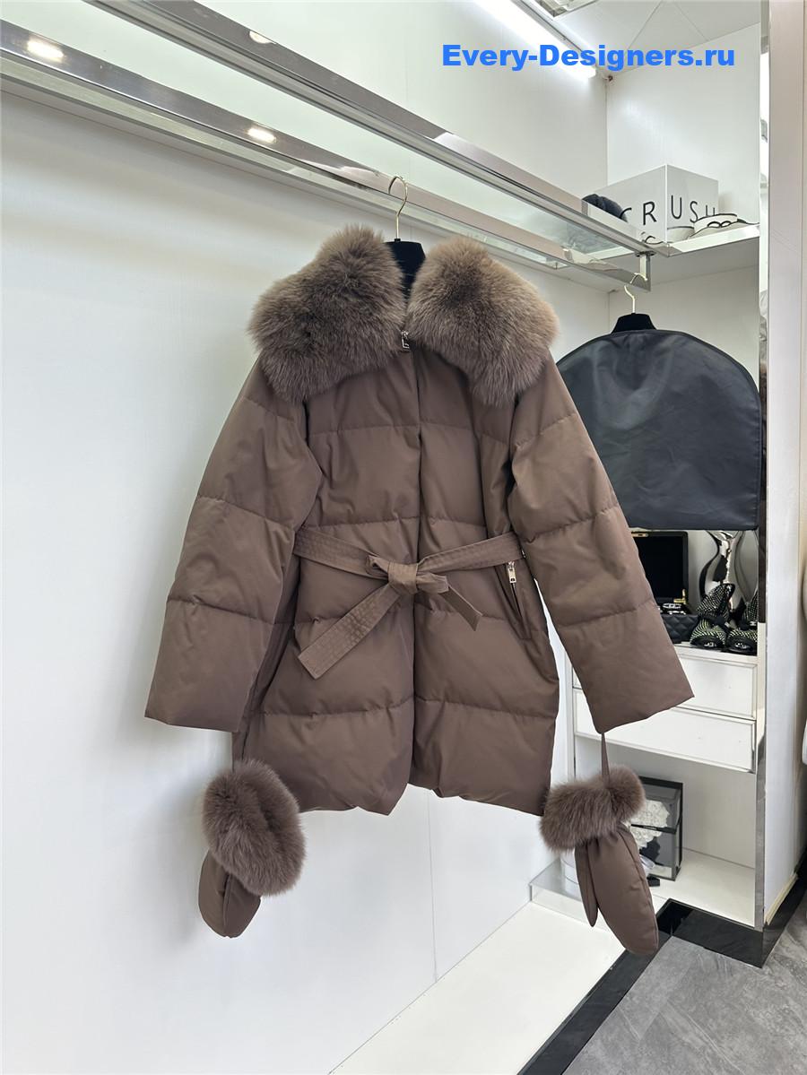 L0r0 P1ana goose down jacket