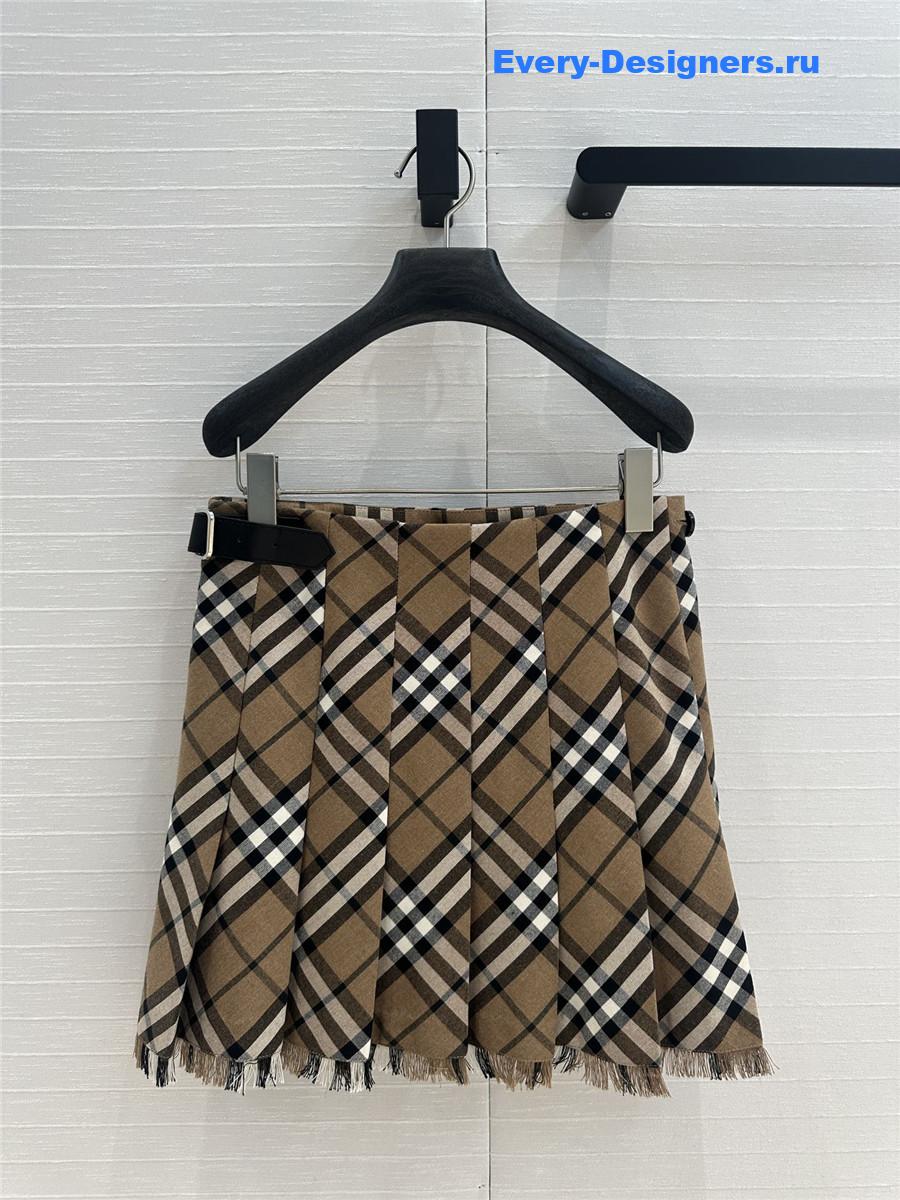 Bv*b*rry preppy pleated skirt