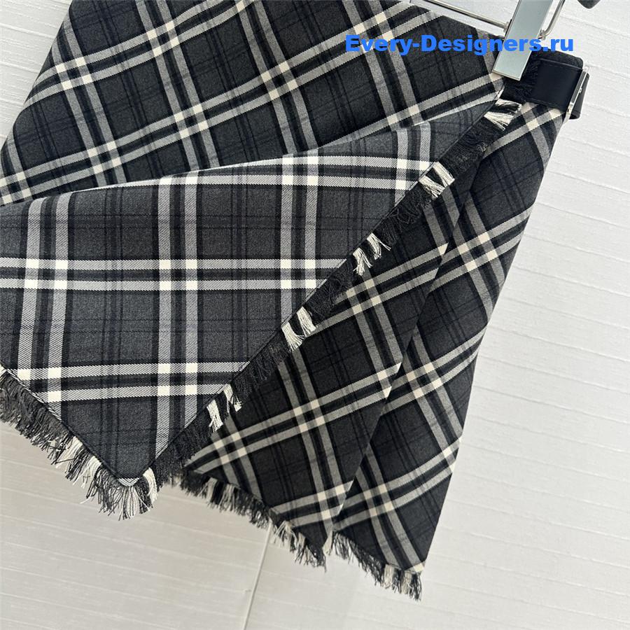 Bv*b*rry preppy pleated skirt