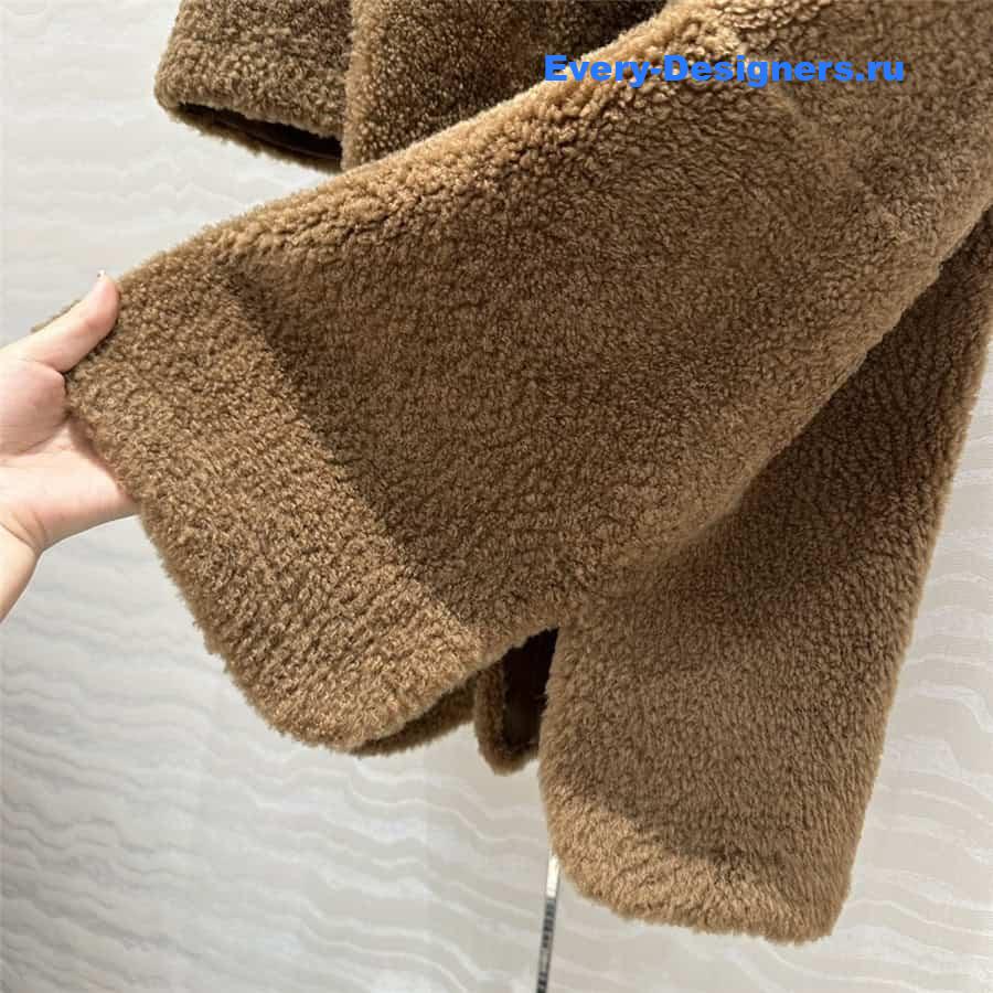 Vanitoo shearling hooded coat