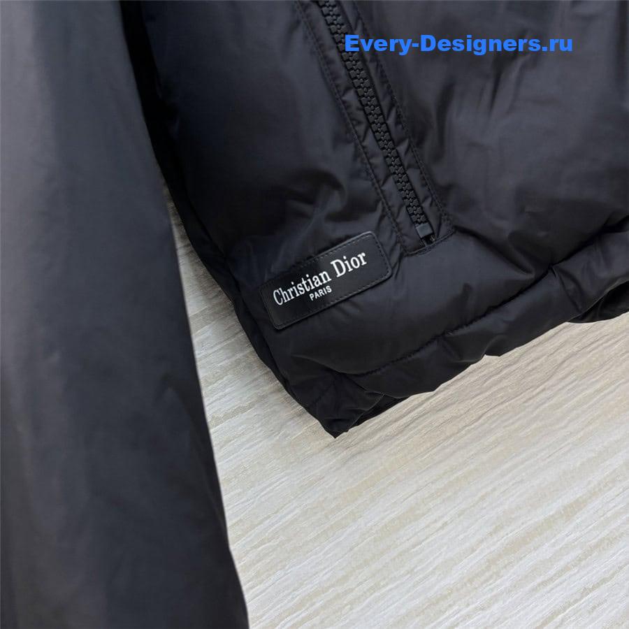 D10r hooded down jacket