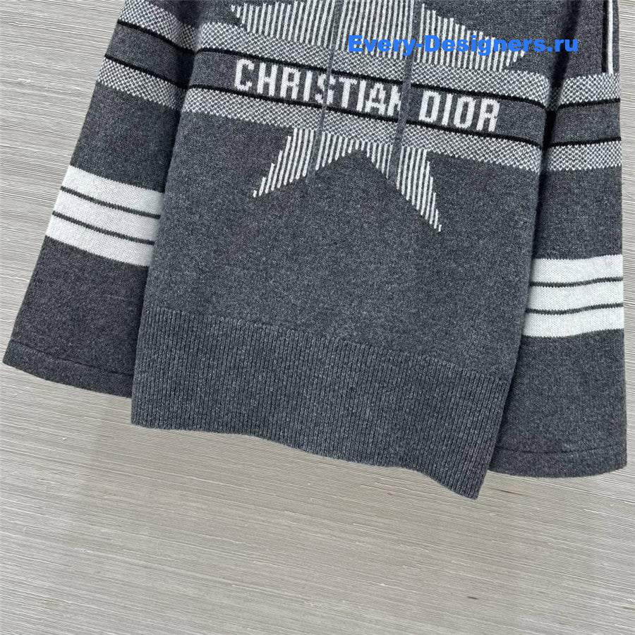 D10ralps three-quarter sleeve hooded sweater in grey