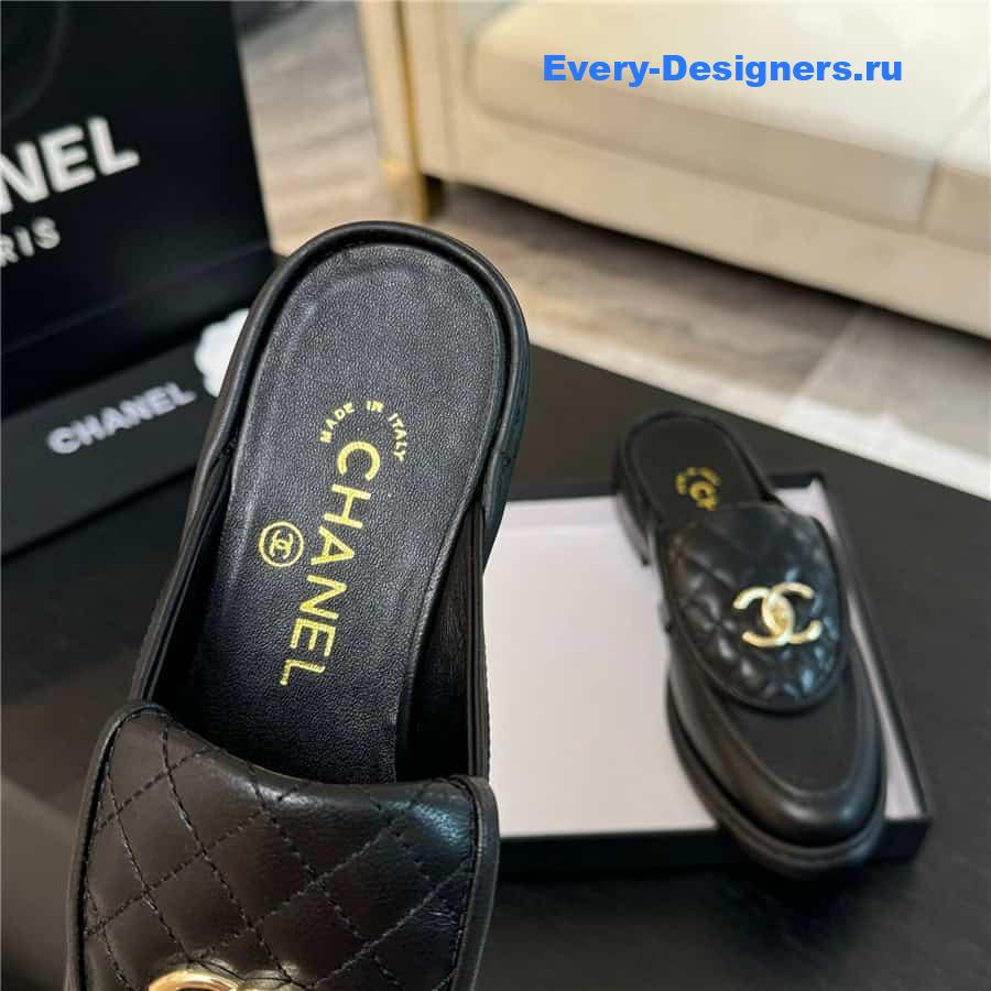 ch**el turn-lock D1am0nd-quilted loafers in black