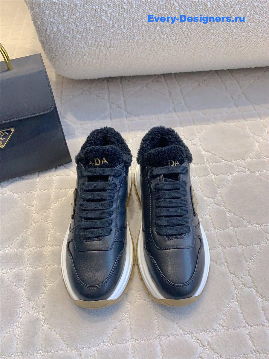 Pra*a triangle logo lace-in sneakers black