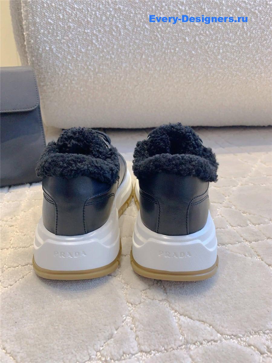 Pra*a triangle logo lace-in sneakers black