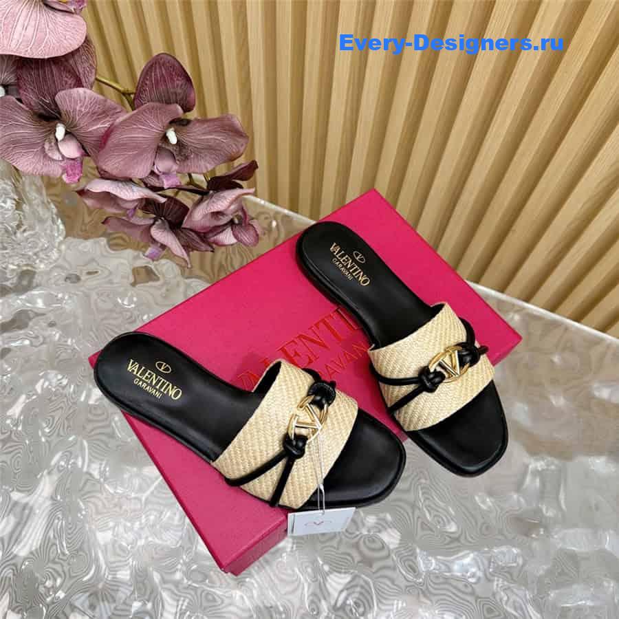 Va1e*ntin0 vlogo black woven raffia slides