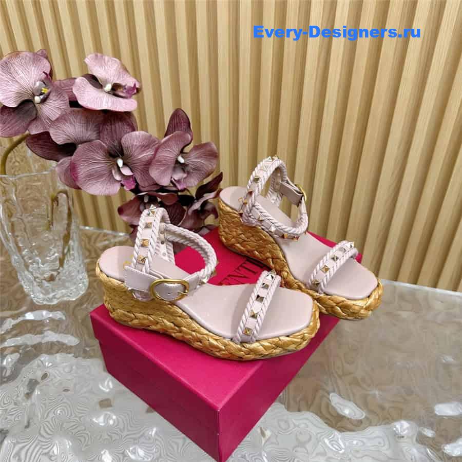 Va1e*ntin0 rockstud pink wedge calfskin sandals