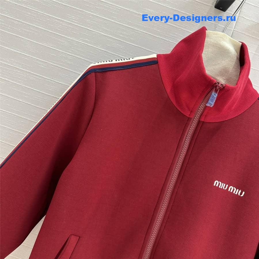 M1um1u sports suit