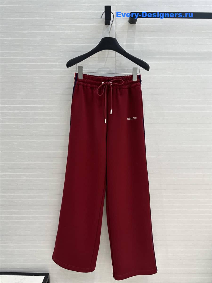M1um1u sports suit