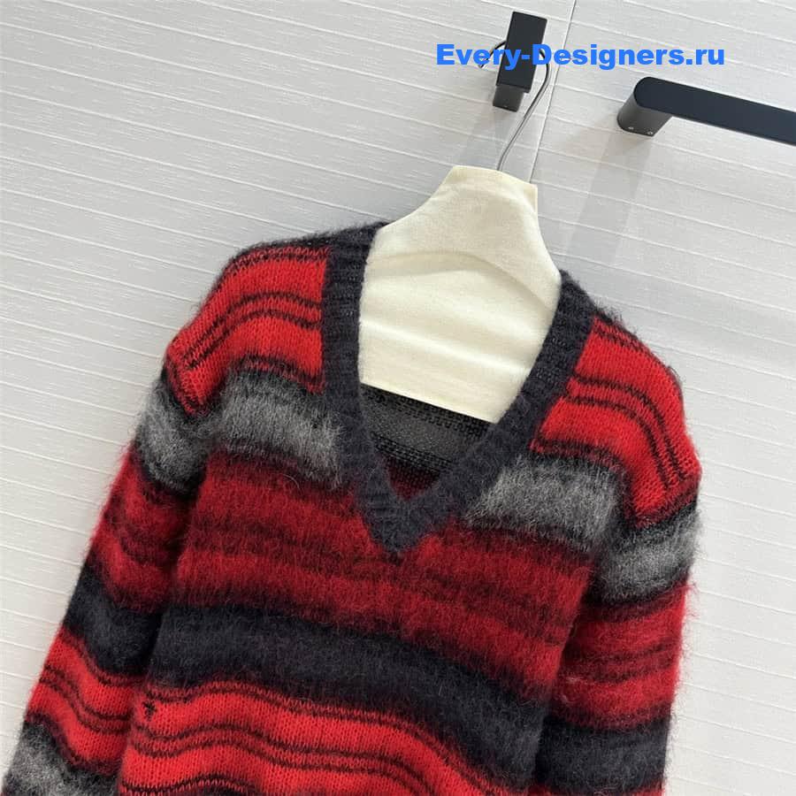 D10r mohair sweater red and grey