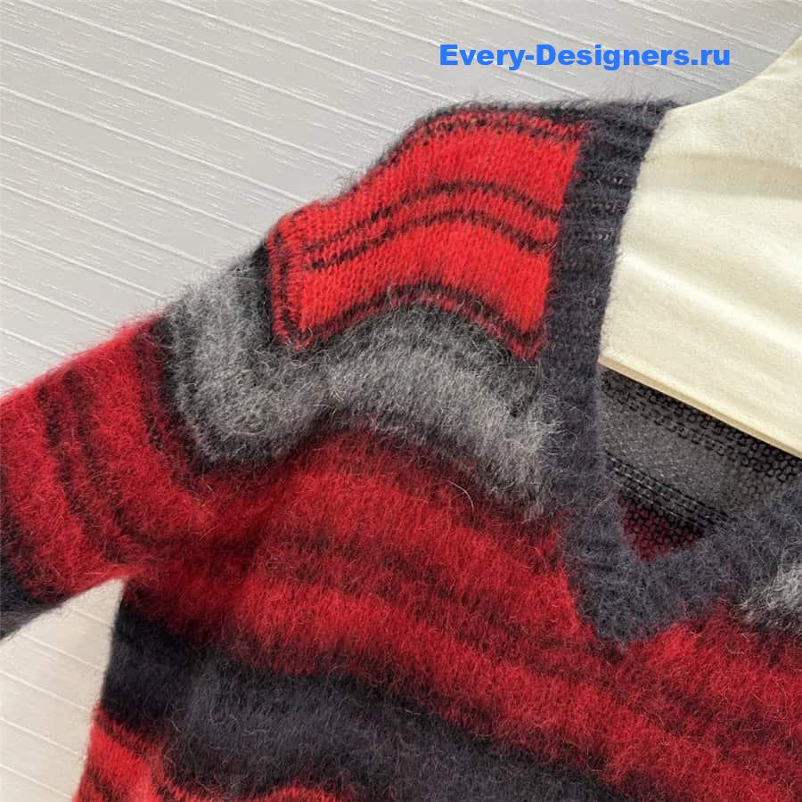 D10r mohair sweater red and grey