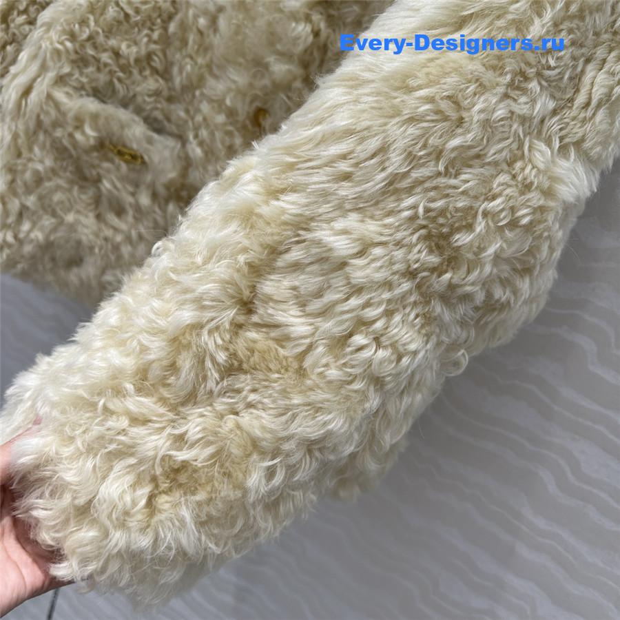 Ce1i*e fur coat