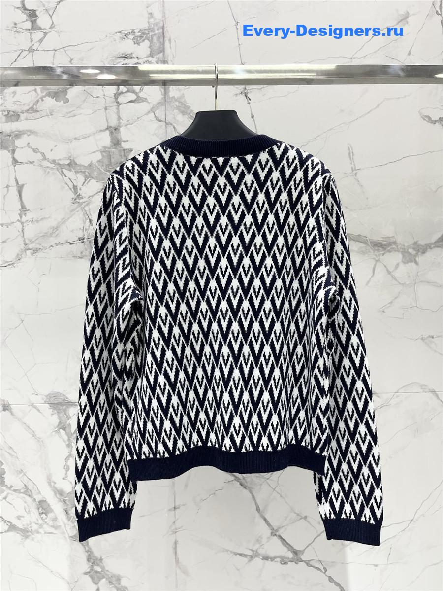 Va1e*ntin0 toute la v cardigan in black