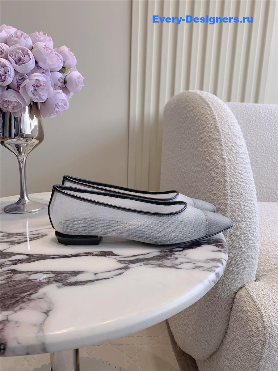 L0r0 P1ana primula ballet flat in ash-grey microfibre