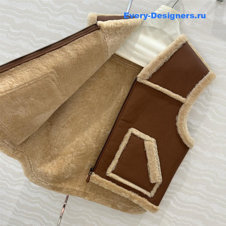 Ce1i*e fur vest