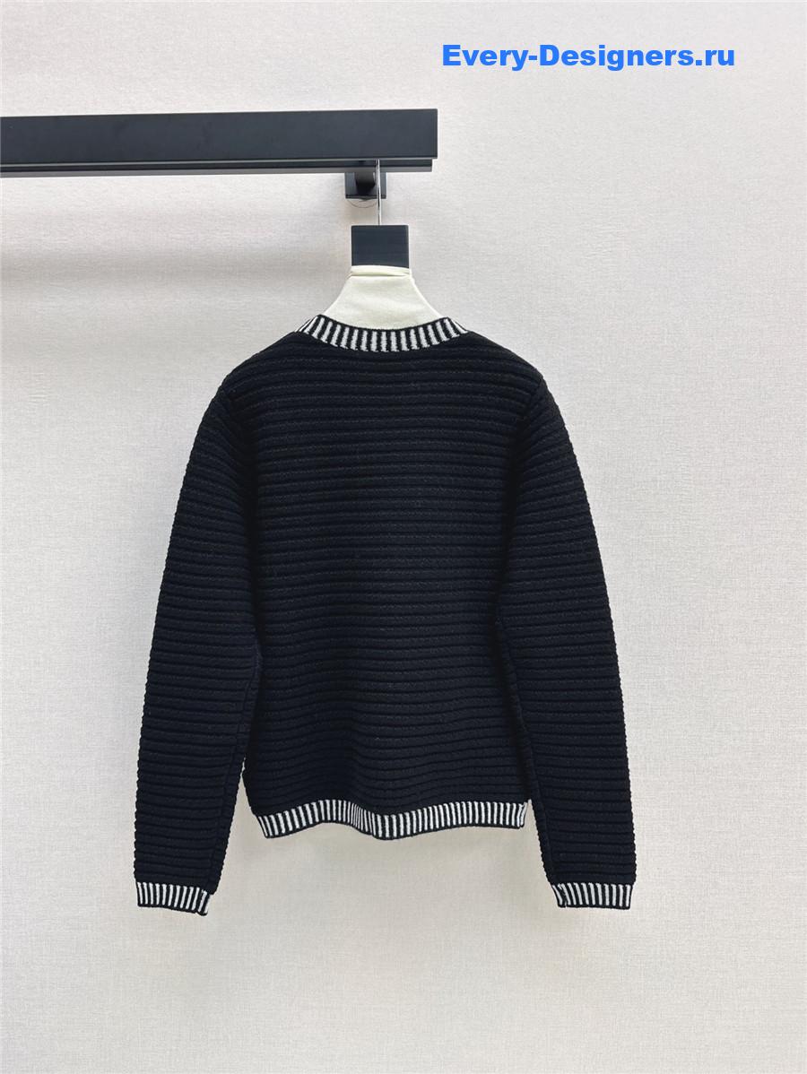 CC contrast color V-neck cardigan