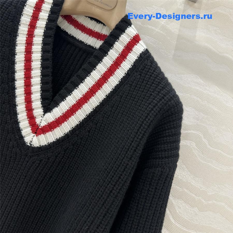 BC Contrasting V-Neck Sweater