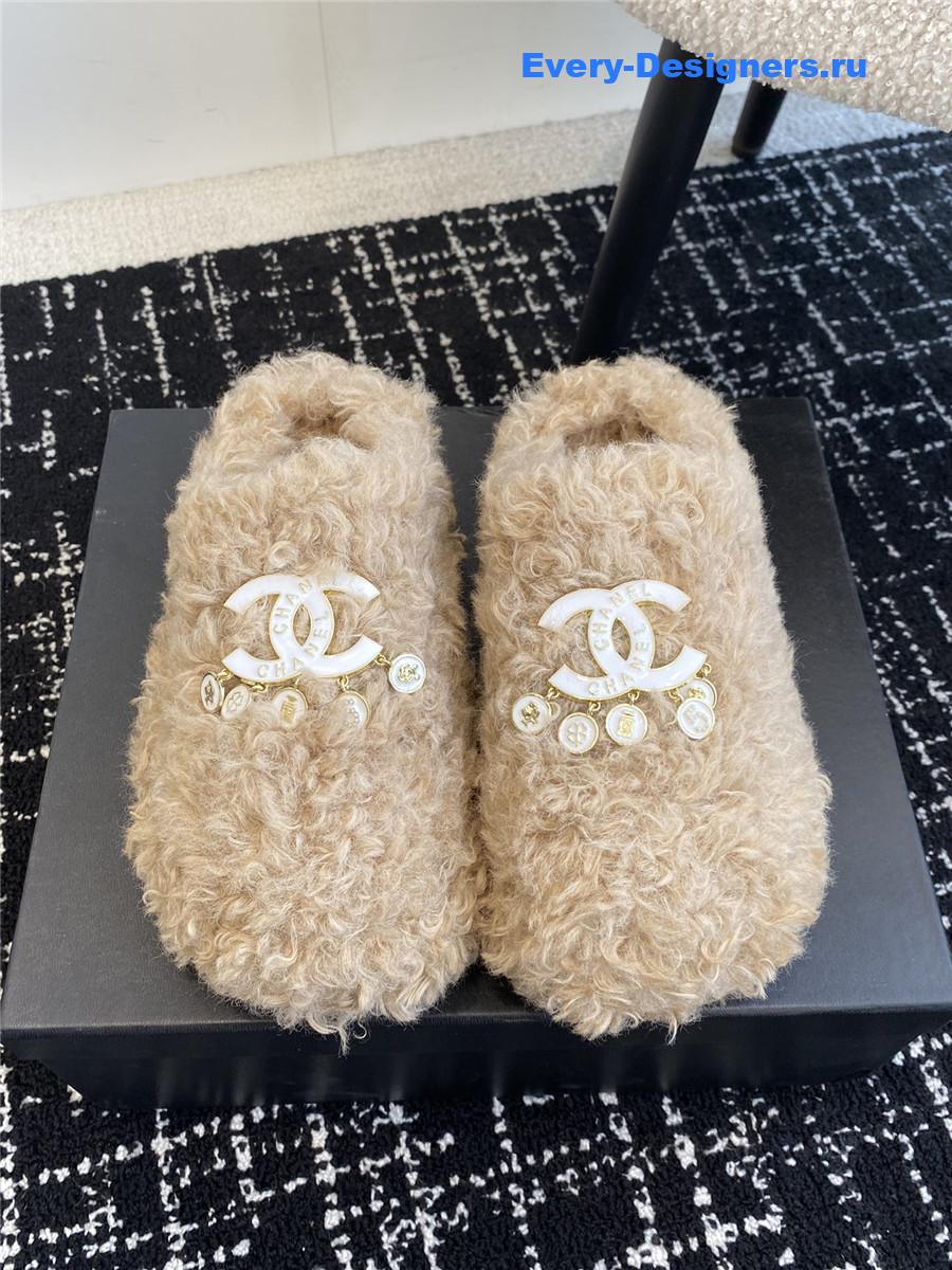 CC fur slippers