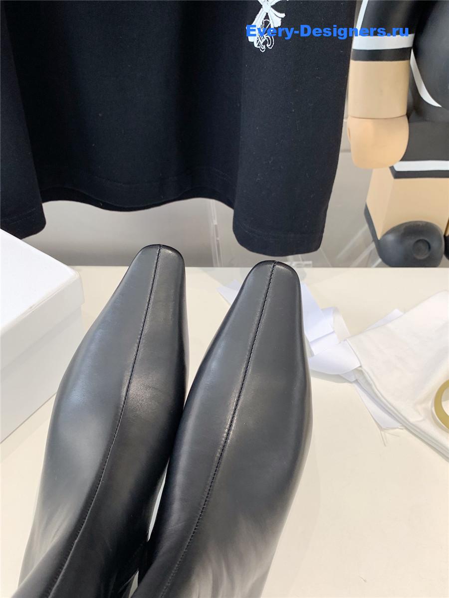 The R0w liisa black leather ankle boots