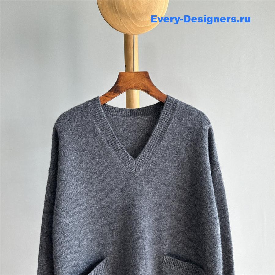 Pra*a v-neck cashmere sweater grey