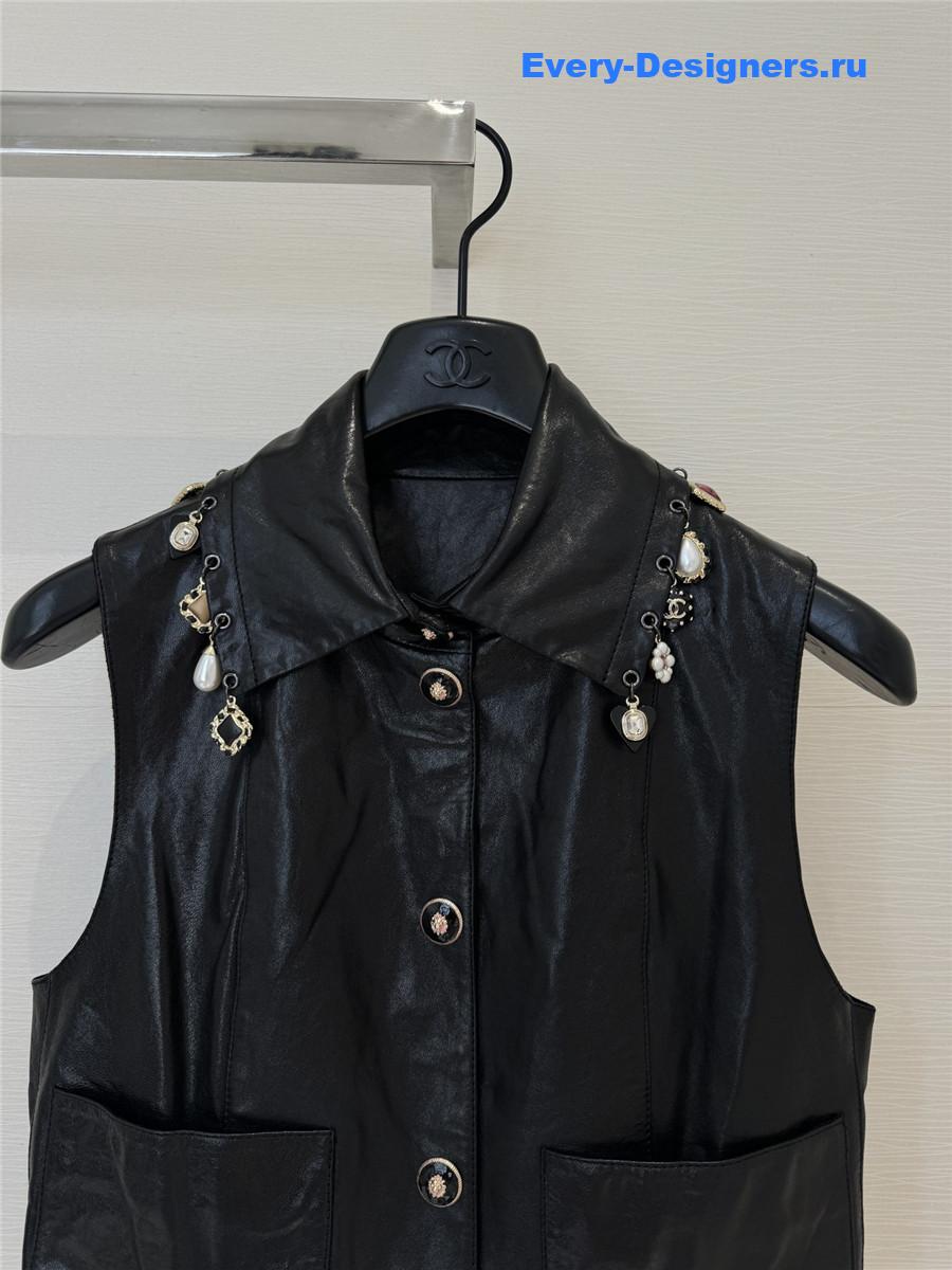 Ch**el charm pearl biker vest