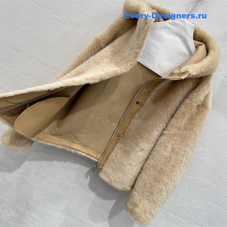 L0r0 P1ana short shearling coat