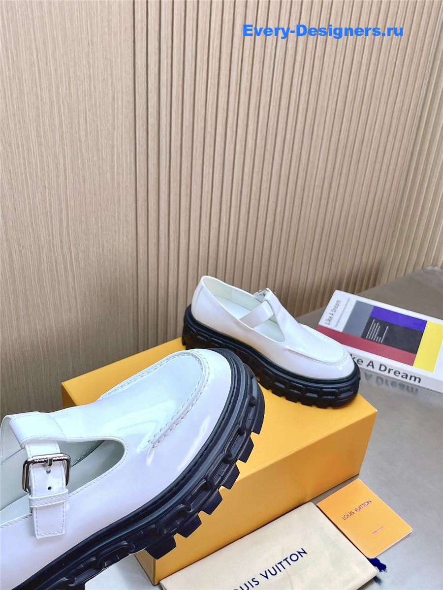 l0vis Vvtt0n white mary jane loafers
