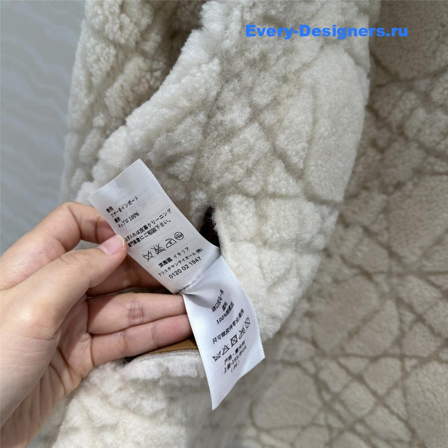 D10r shearling hooded coat