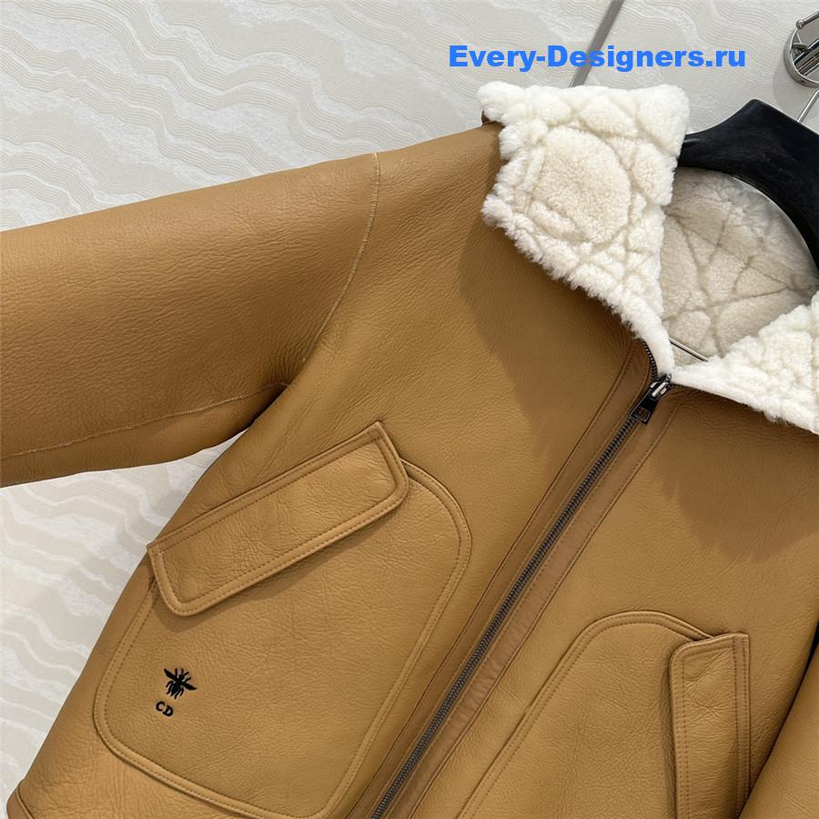 D10r shearling hooded coat