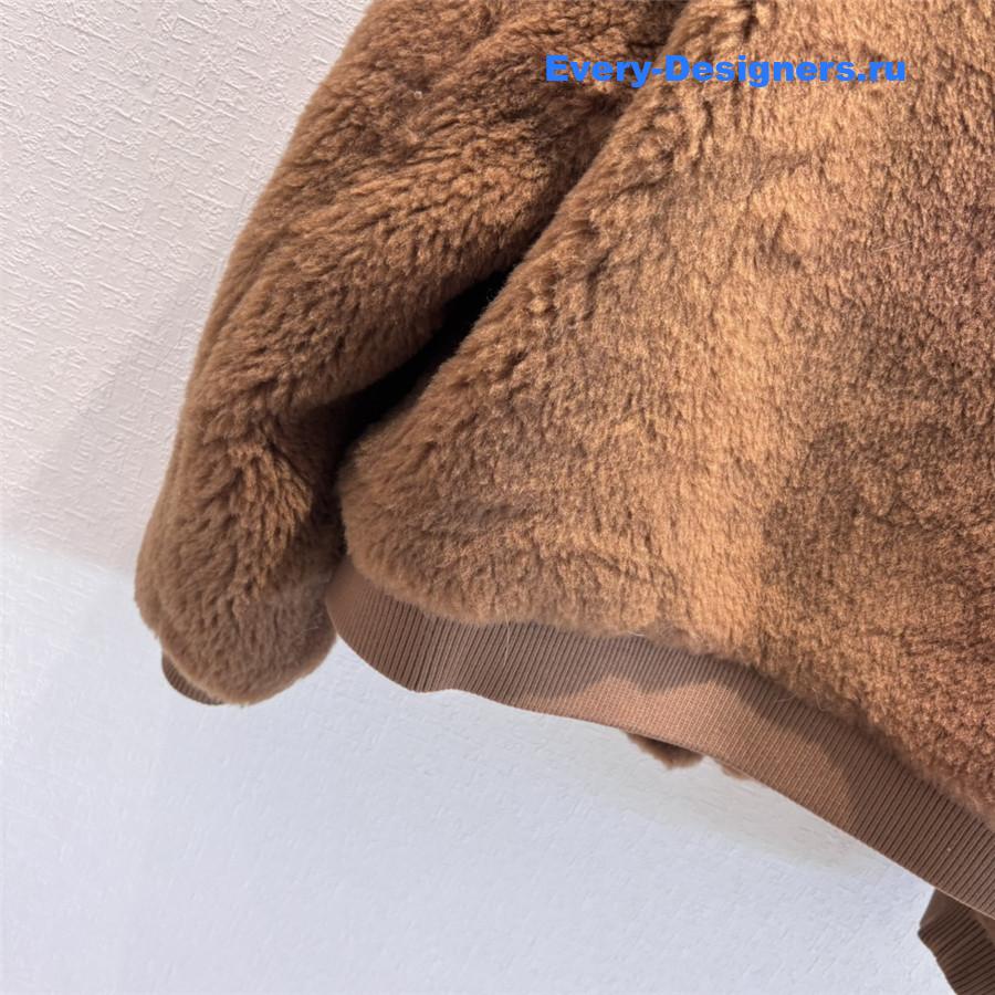 Ce1i*e curly crew neck coat