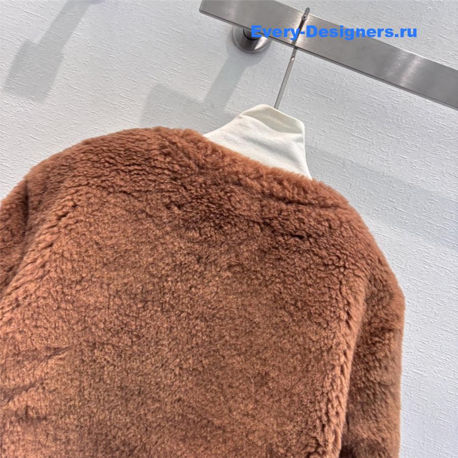 Ce1i*e curly crew neck coat