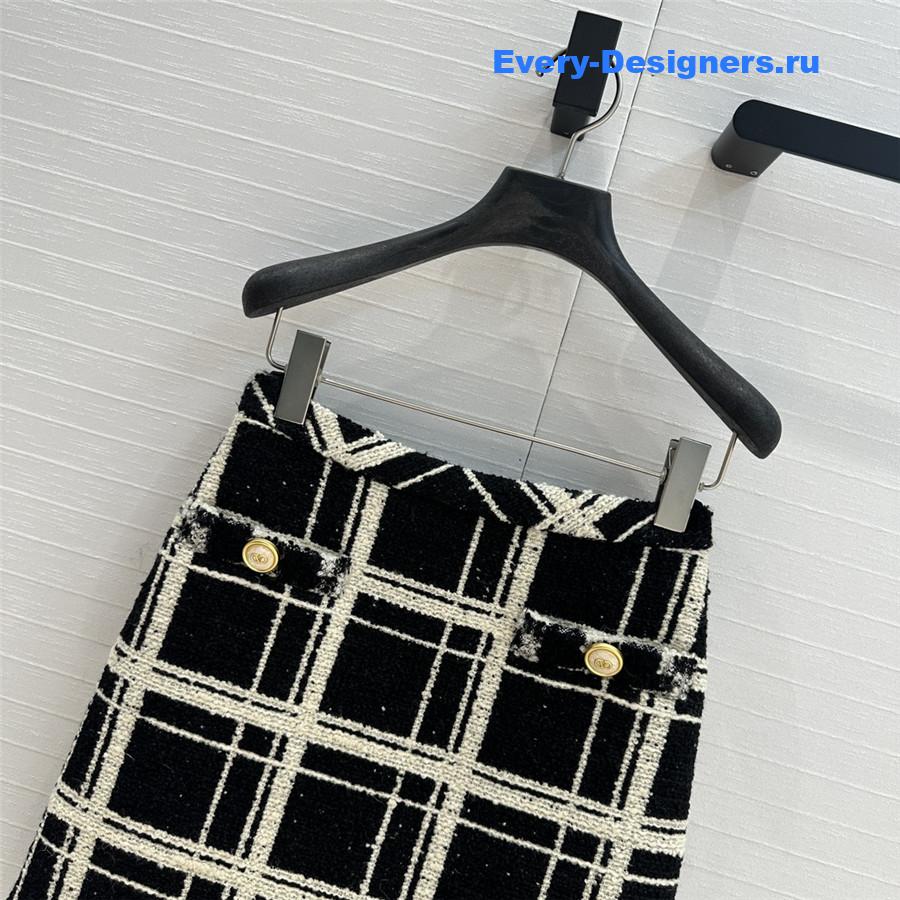 Va1e*ntin0 large check tweed skirt