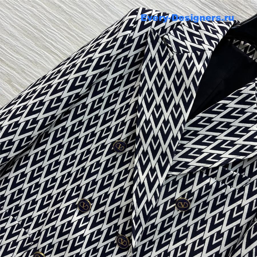 Va1e*ntin0 jacquard wool coat