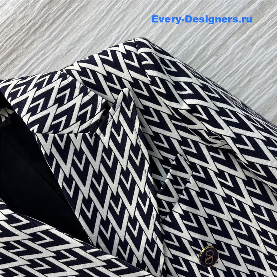 Va1e*ntin0 jacquard wool coat