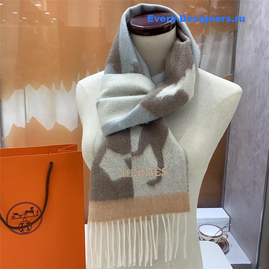 H**me5 cashmere scarf