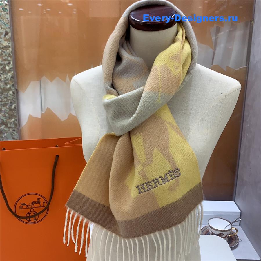 H**me5 cashmere scarf