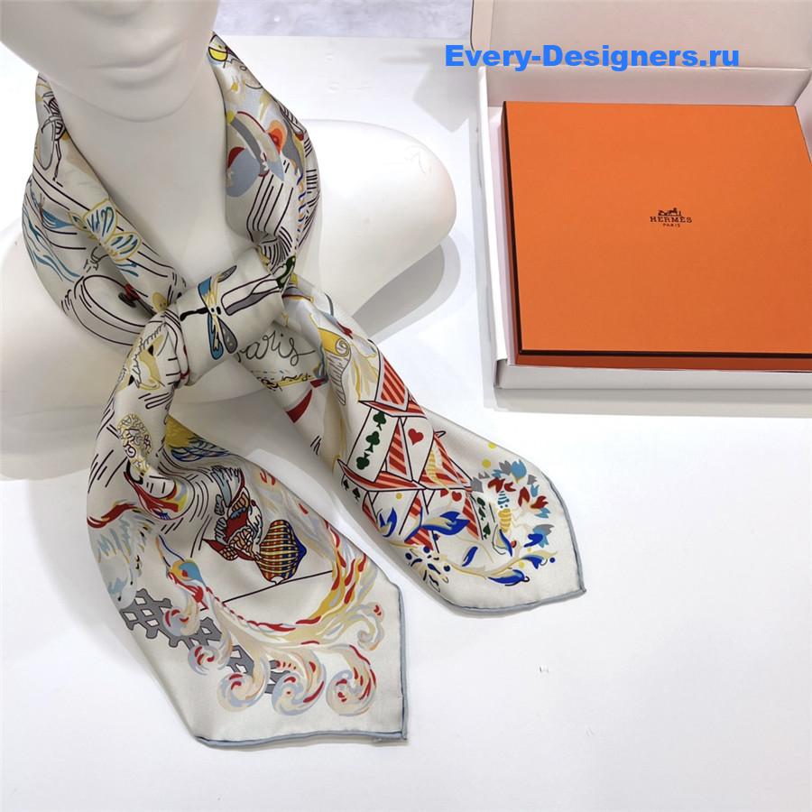 H**me5 “emile’s fantasy night” 90’s scarf