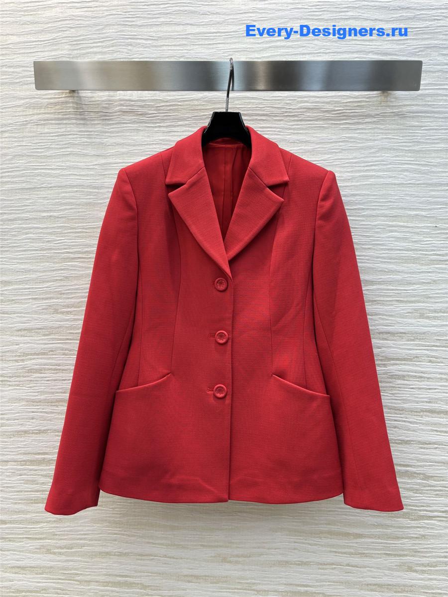 D10r red blazer