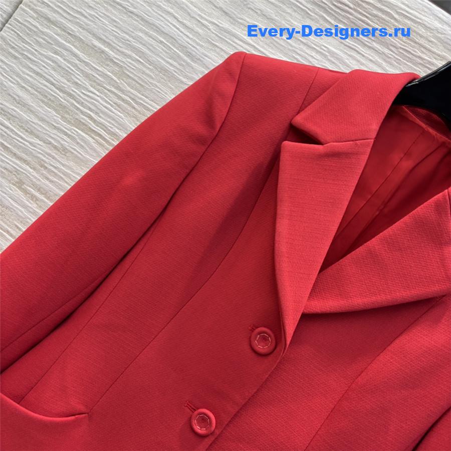 D10r red blazer