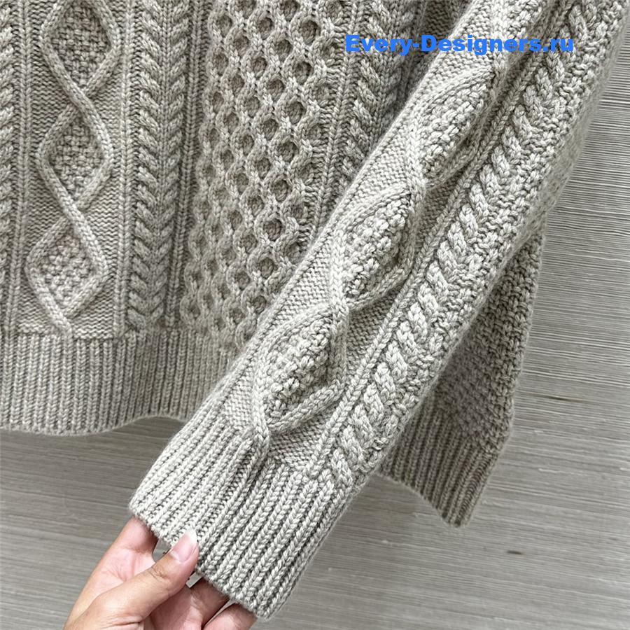 L0r0 P1ana cable cashmere sweater in grey