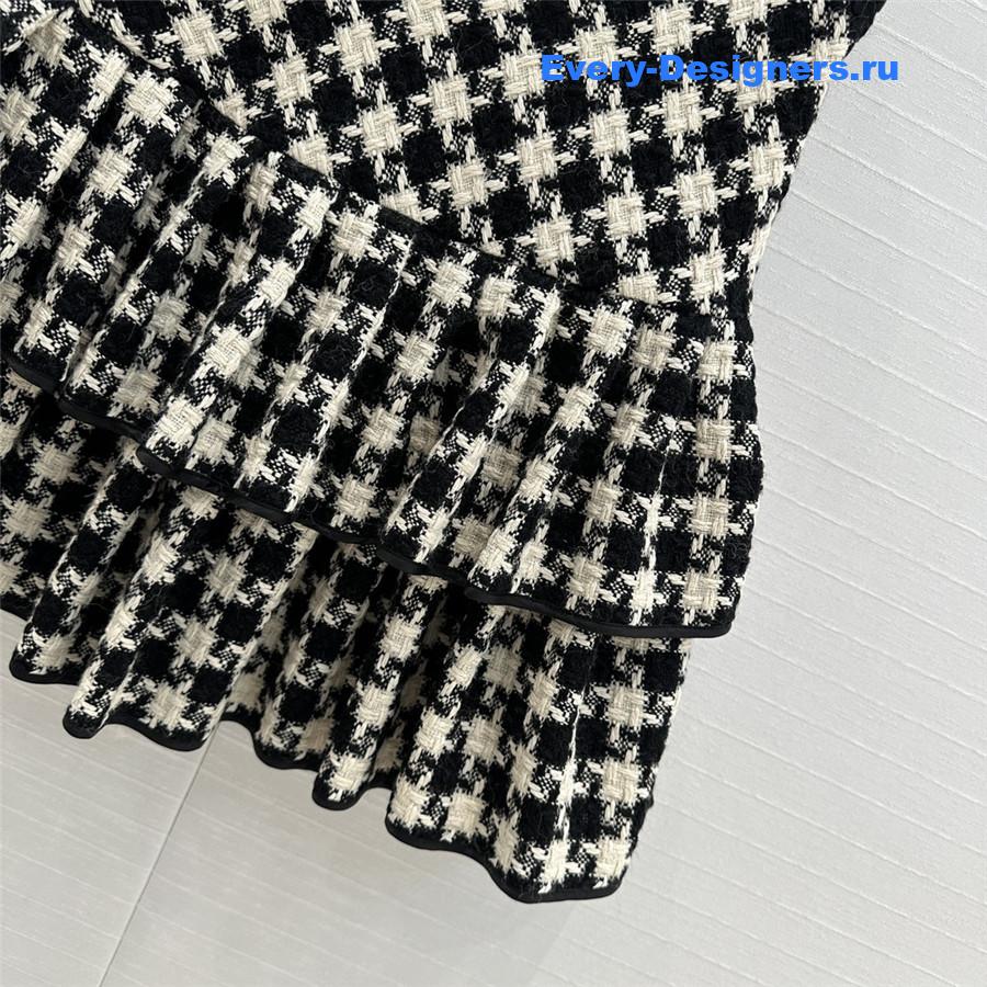 Va1e*ntin0 houndstooth cake skirt