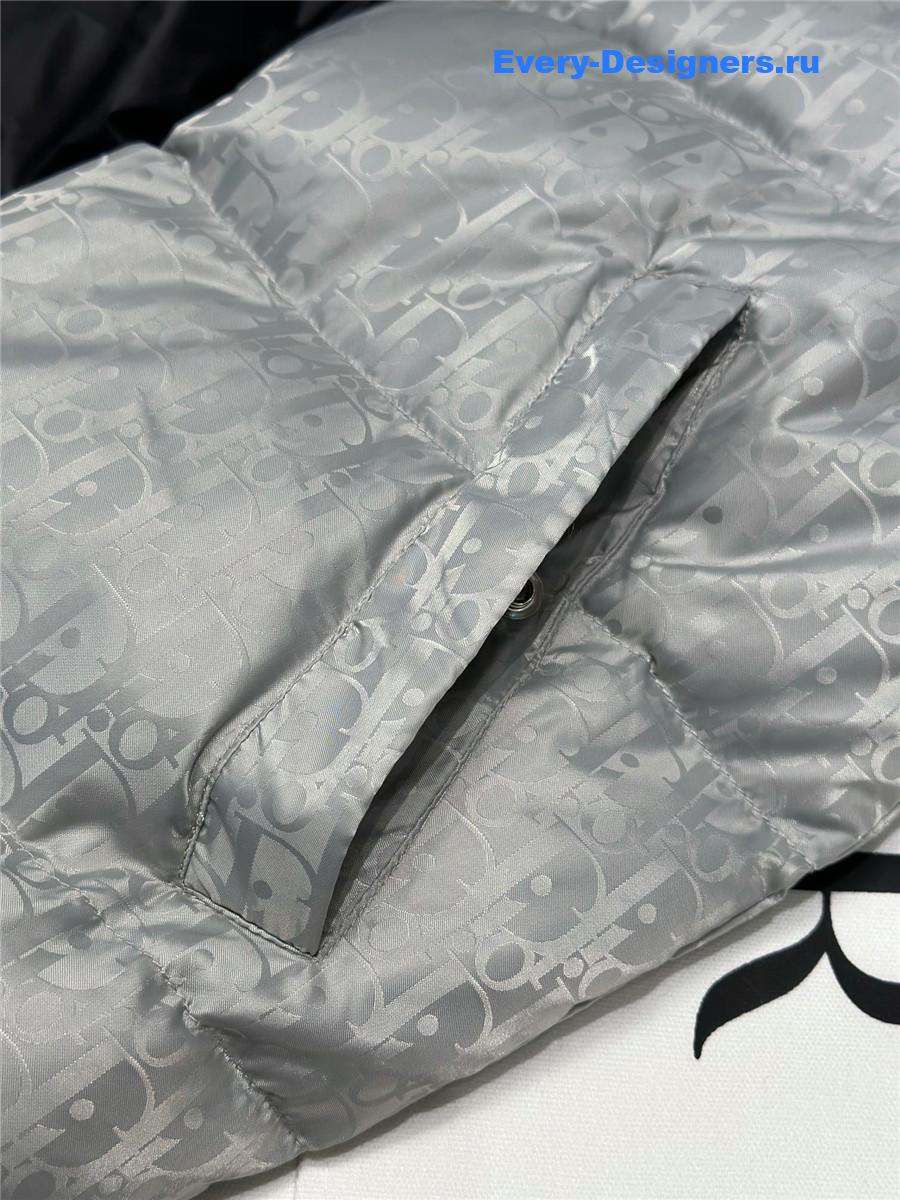 D10r all-over print down jacket