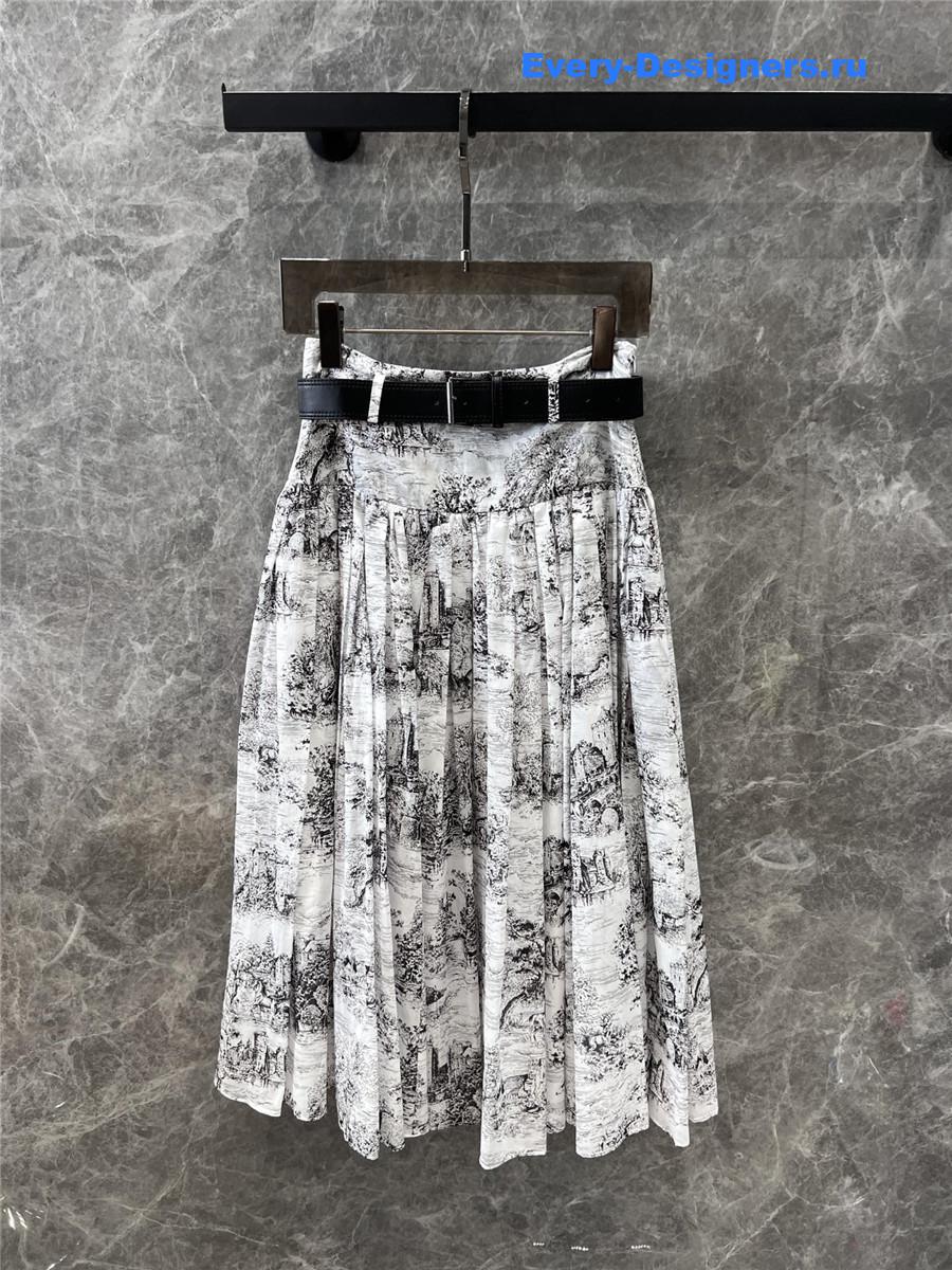 D10r mid-length belted skirt