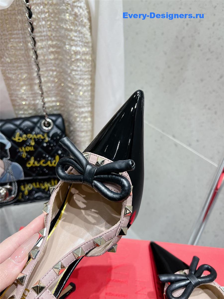 Va1e*ntin0 rockstud bow patent leather beige slingback pump