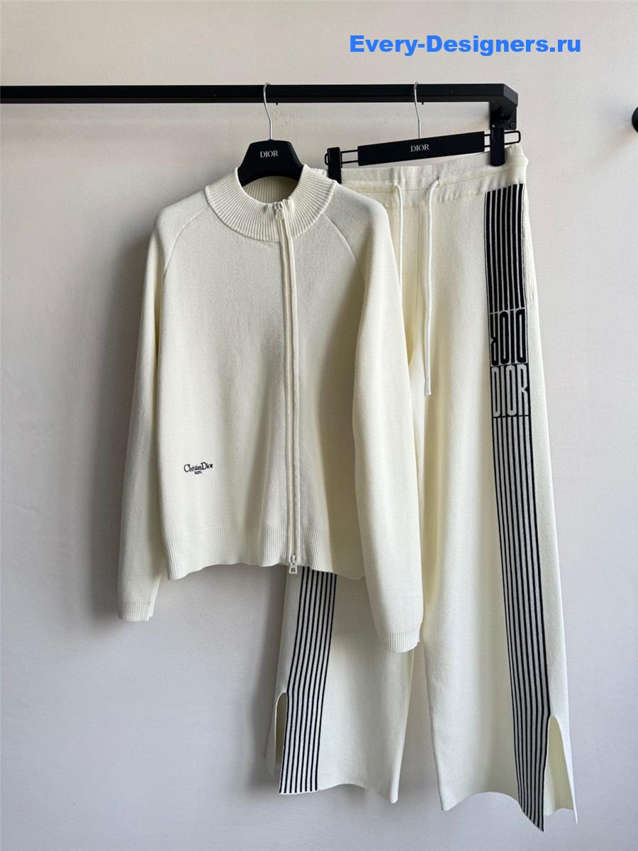 D10r logo embroidered knitted suit