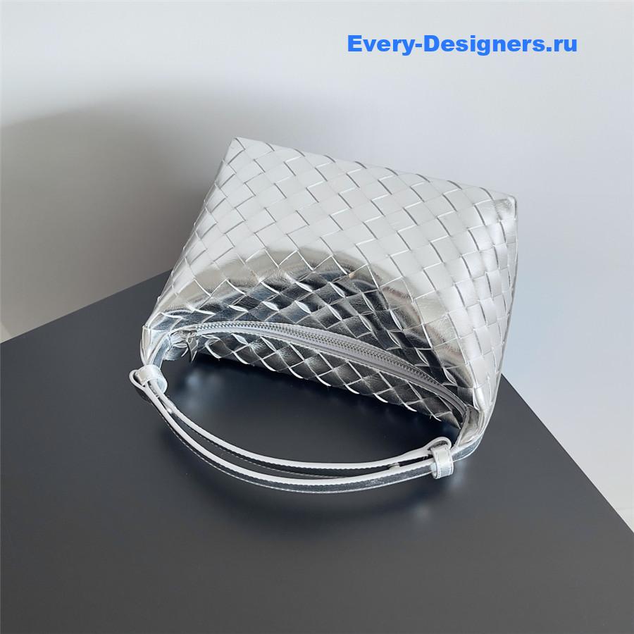 b0tt*ga Ven*ta wallace silver leather shoulder bag